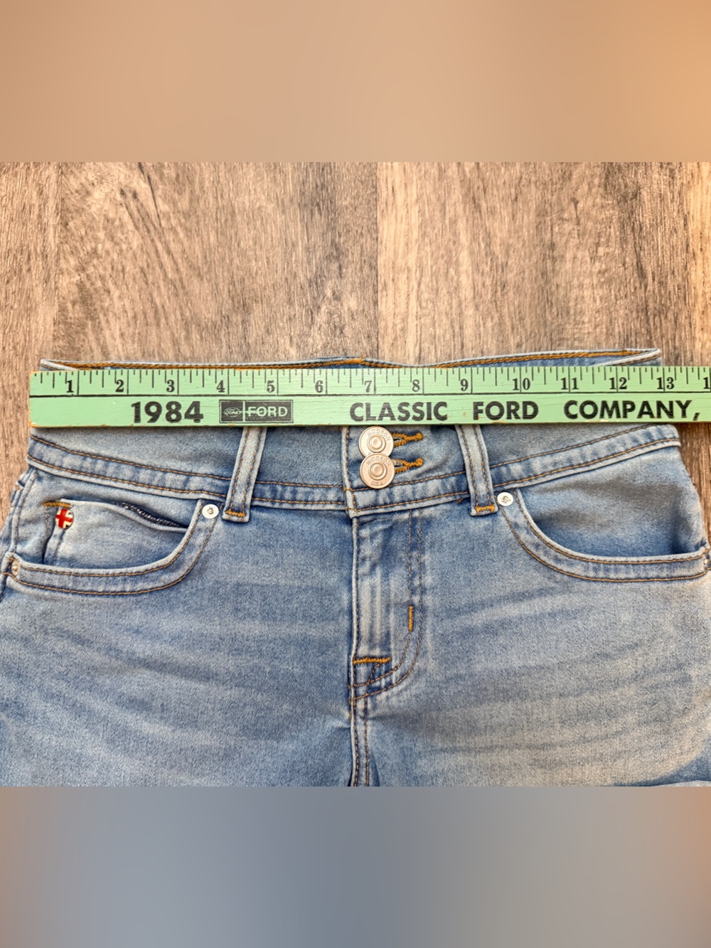 Hudson Croxley flap pocket jean shorts size 25 Low rise MSRP $135 - Picture 8 of 11